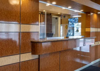 Best Western Plus South Bay Hotel hotel thumbnail 4