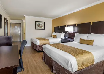 Best Western Plus South Bay Hotel hotel thumbnail 5