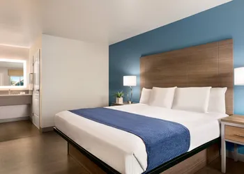 Torch Lite Inn hotel thumbnail 8