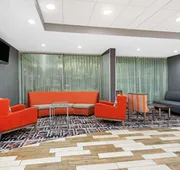 La Quinta Inn & Suites by Wyndham DC Metro Capital Beltway hotel detail image 5