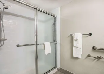 La Quinta Inn & Suites by Wyndham DC Metro Capital Beltway hotel thumbnail 7