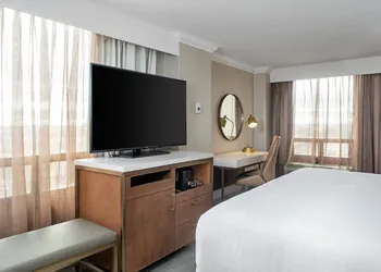 Crowne Plaza Toronto Airport by IHG hotel thumbnail 7