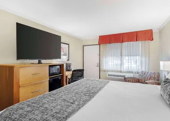Best Western Plus Ontario Airport & Convention Center hotel thumbnail 5