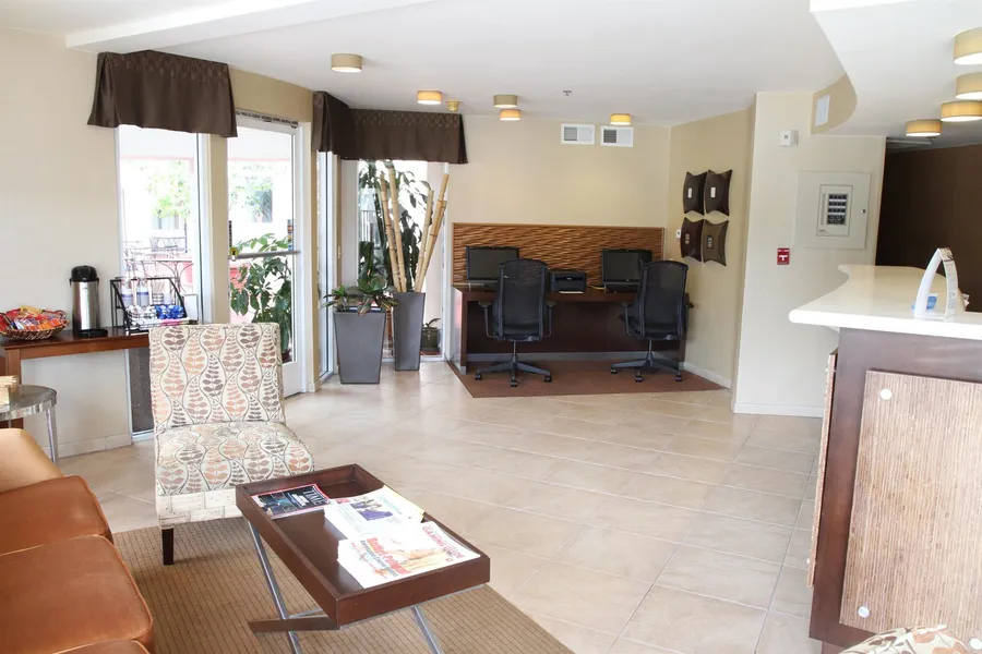 Best Western Plus Suites Hotel Coronado Island hotel detail image 2