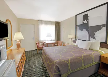 Super 8 by Wyndham El Paso Airport hotel thumbnail 8