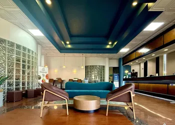 Best Western Plus Suites Hotel - LAX Airport LA Stadium hotel thumbnail 4