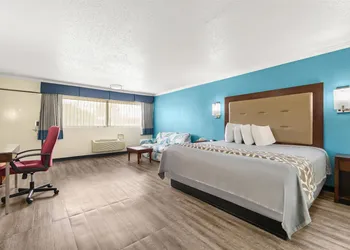 Americas Best Value Inn and Suites Aberdeen hotel thumbnail 7