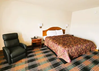 Americas Best Inn Iola hotel thumbnail 7