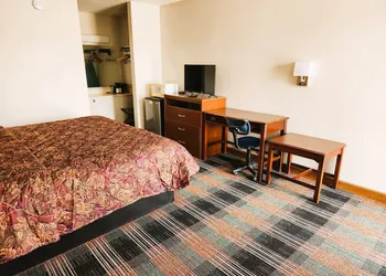 Americas Best Inn Iola hotel thumbnail 8