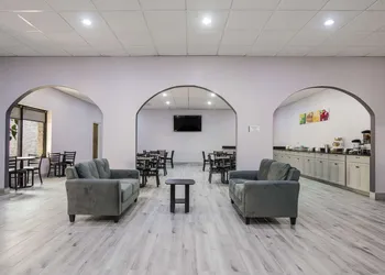 Quality Inn Grayville hotel thumbnail 3
