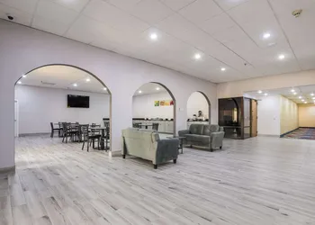 Quality Inn Grayville hotel thumbnail 4