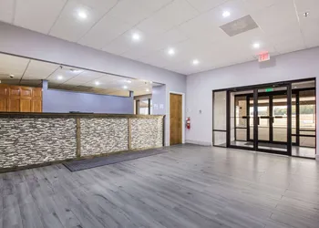 Quality Inn Grayville hotel thumbnail 6
