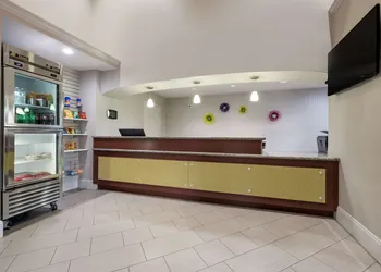 SureStay Hotel by Best Western Deer Park hotel thumbnail 3