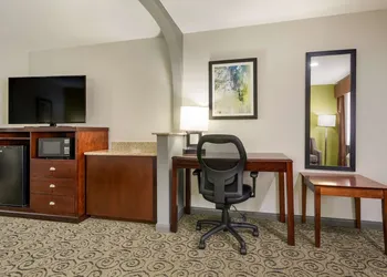 SureStay Hotel by Best Western Deer Park hotel thumbnail 6