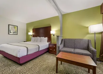 SureStay Hotel by Best Western Deer Park hotel thumbnail 7