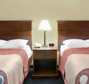 Super 8 by Wyndham Hattiesburg South hotel detail image 7