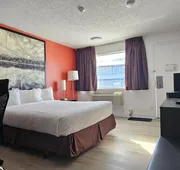 Super 8 by Wyndham Kirkland Lake hotel detail image 7