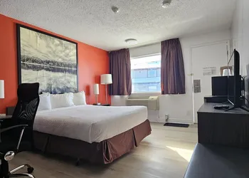 Super 8 by Wyndham Kirkland Lake hotel thumbnail 7