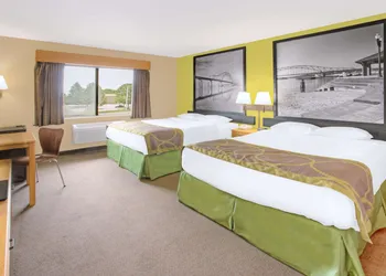Super 8 by Wyndham Davenport hotel thumbnail 6