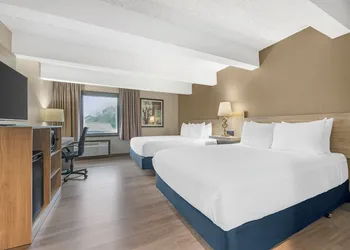 Fairway Inn and Suites, an Ascend Collection Hotel hotel thumbnail 5