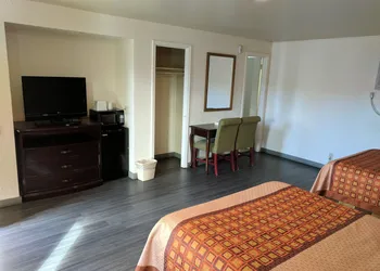 La Hacienda Motel hotel thumbnail 5