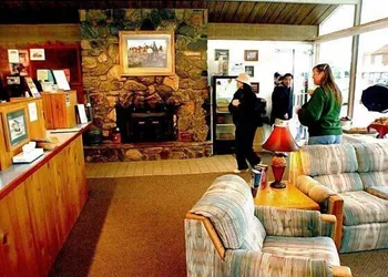 Dude & Roundup hotel thumbnail 2