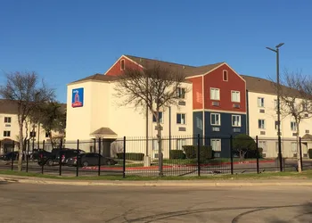 Studio 6 Dallas, TX hotel thumbnail 2