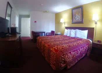 Rodeway Inn Goddard hotel thumbnail 5
