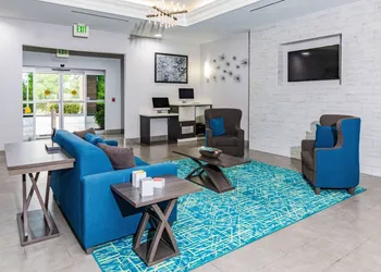 La Quinta Inn & Suites by Wyndham Tomball hotel thumbnail 3
