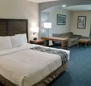 La Quinta Inn & Suites by Wyndham Tomball hotel detail image 5