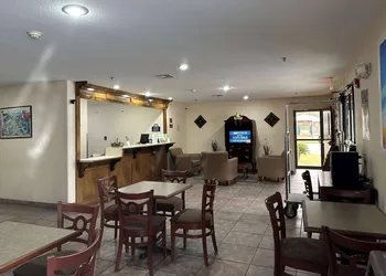 Days Inn & Suites by Wyndham Eunice hotel thumbnail 2