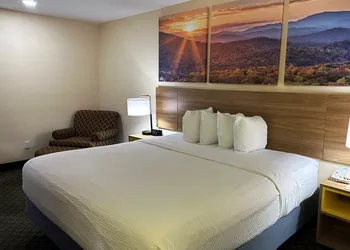 Days Inn & Suites by Wyndham Eunice hotel thumbnail 7