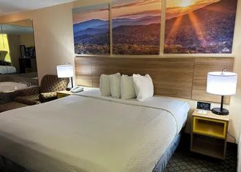 Days Inn & Suites by Wyndham Eunice hotel thumbnail 8