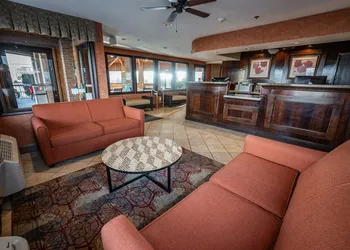 Christopher Inn and Suites hotel thumbnail 2
