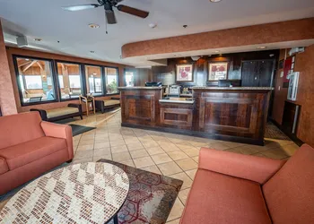 Christopher Inn and Suites hotel thumbnail 3