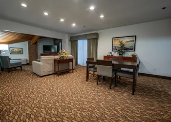 Christopher Inn and Suites hotel thumbnail 6