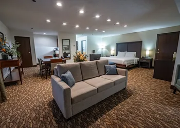 Christopher Inn and Suites hotel thumbnail 7