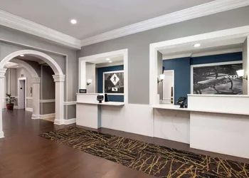 Hampton Inn & Suites Stamford hotel thumbnail 5