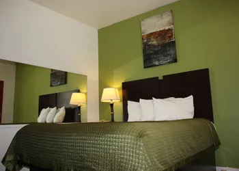 Express Inn hotel thumbnail 8