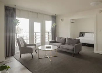 Hollywood Hills Hotel hotel thumbnail 8