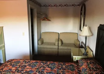 Budget Inn North Stonington hotel thumbnail 2