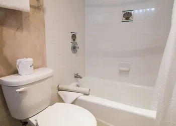 Colton Inn hotel thumbnail 7