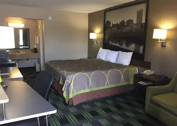 Super 8 by Wyndham Jackson hotel thumbnail 8