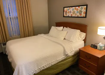 MainStay Suites Middleburg Heights Cleveland Airport hotel thumbnail 6