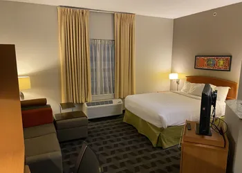 MainStay Suites Middleburg Heights Cleveland Airport hotel thumbnail 8