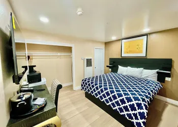 Ocean Inn hotel thumbnail 3
