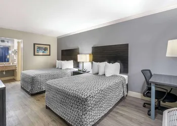 Suburban Studios International Drive hotel thumbnail 7