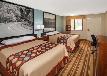 Super 8 by Wyndham Burlington NC hotel thumbnail 7
