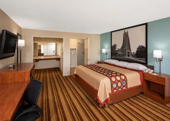 Super 8 by Wyndham Burlington NC hotel thumbnail 8