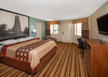 Super 8 by Wyndham Burlington NC hotel thumbnail 6
